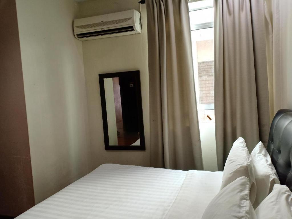 Hotel Seri Pauh George Town Exterior photo